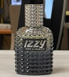 Izzy Extrait de Parfum