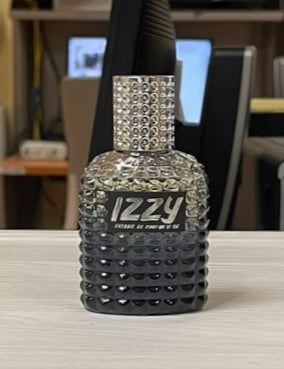 Izzy Extrait de Parfum